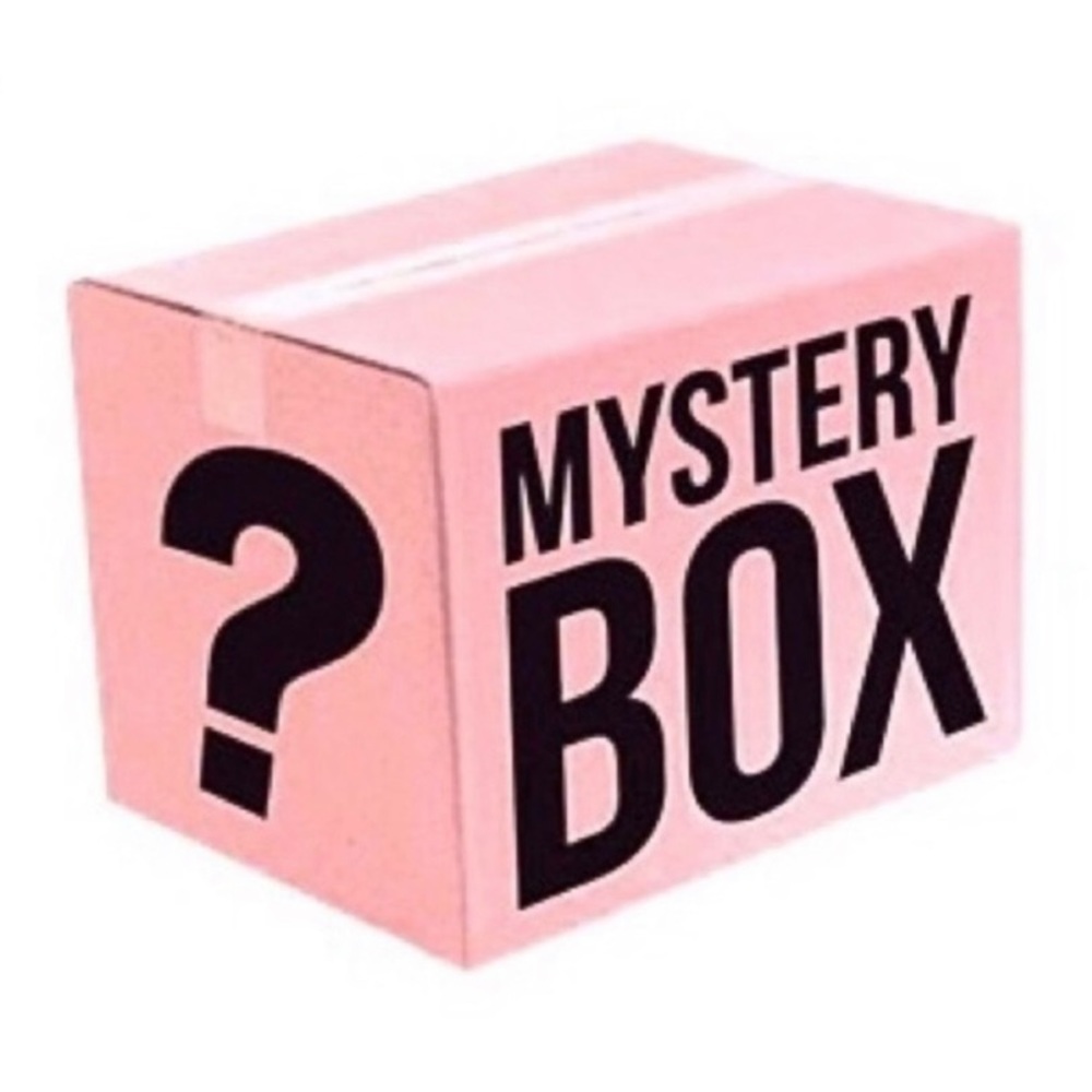 WOMENS MYSTERY BOX GREAT RESALE